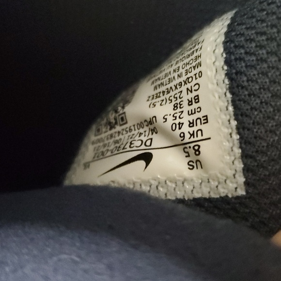 Nike Zoom Winflo 8 Shield Womens Running Sneakers Size 8.5 Water-Repellent Black - Picture 13 of 16